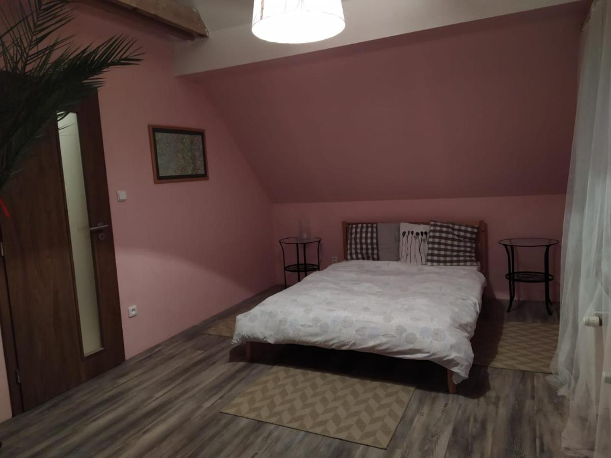 Luxury Accommodation Near Prague Airport Stredokluky Ngoại thất bức ảnh